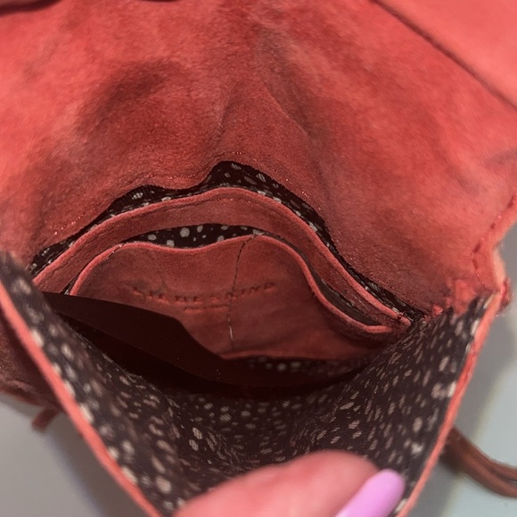 Liebeskind salmon colored mini leather Crossbody Bag with Fringe 3 pockets - Picture 6 of 9